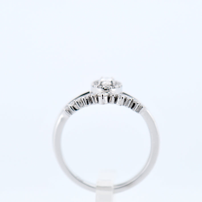 18k White Gold Diamond Halo Ring Set