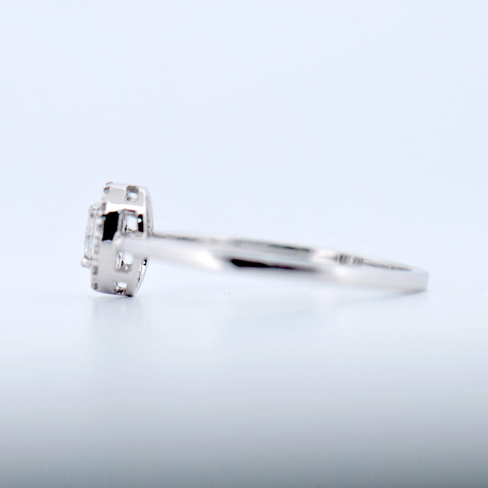 18k White Gold Diamond Halo Ring Set