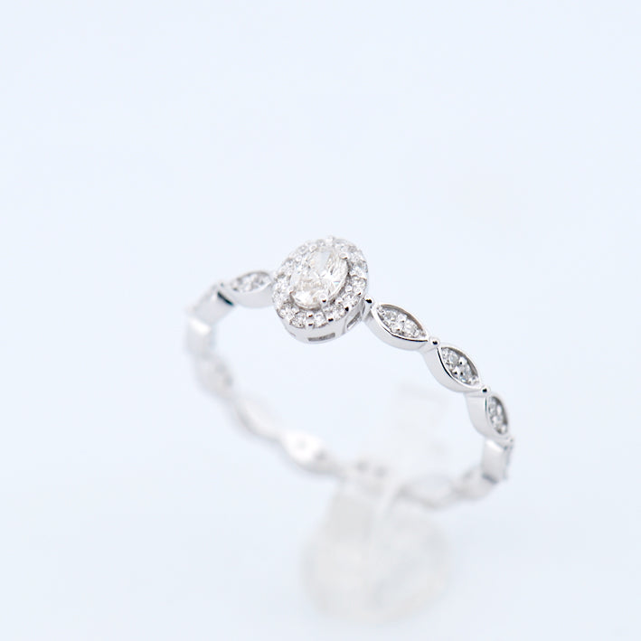 18k White Gold Diamond Halo Ring