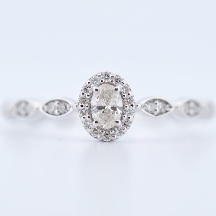 18k White Gold Diamond Halo Ring