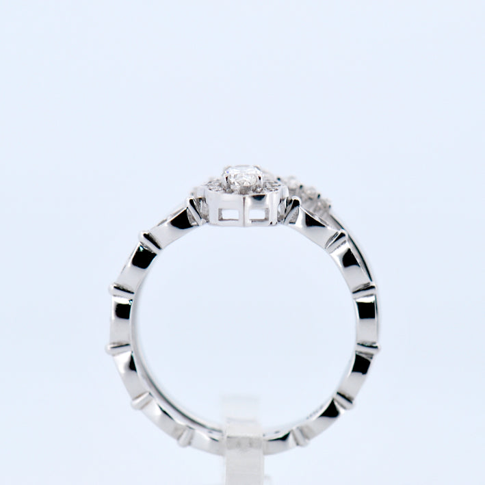 18k White Gold Diamond Halo Ring Set