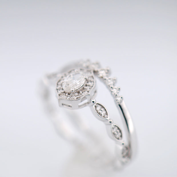18k White Gold Diamond Halo Ring Set