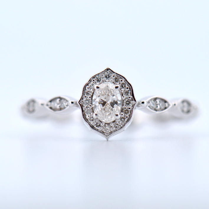 18k White Gold Diamond Halo Ring Set